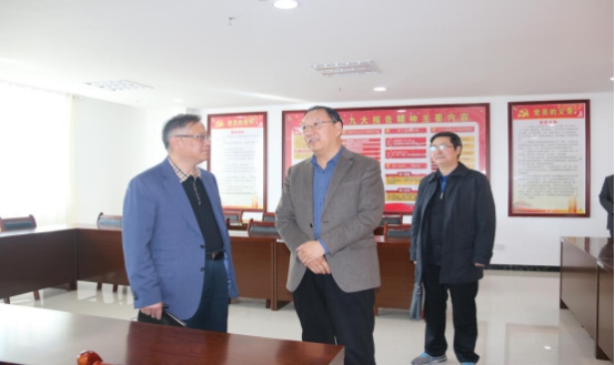 省委常委、省總工會主席馬吉孝等一行蒞臨青海物產(chǎn)集團(tuán)公司視察，調(diào)研指導(dǎo)道路貨運企業(yè)建會、貨運司機(jī)入會等工作